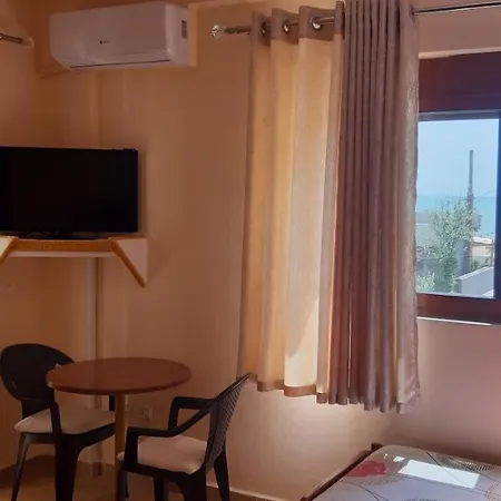 Amras House 3*