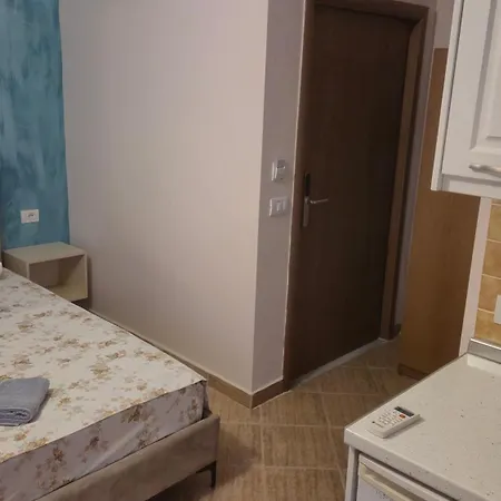 Amras House 3*