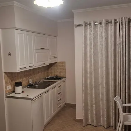 Amras House 3*