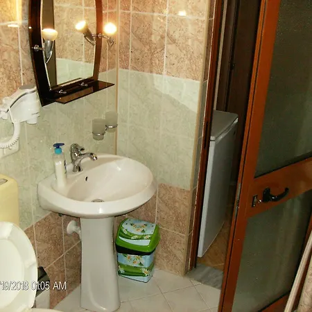 Amras House 3*