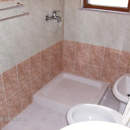 Amras House Гостевой дом