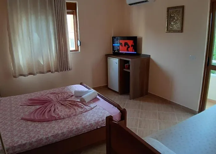 Amras House