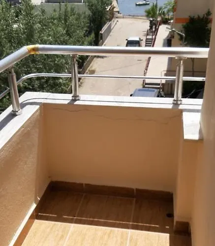 Pensión Amras House Durrës