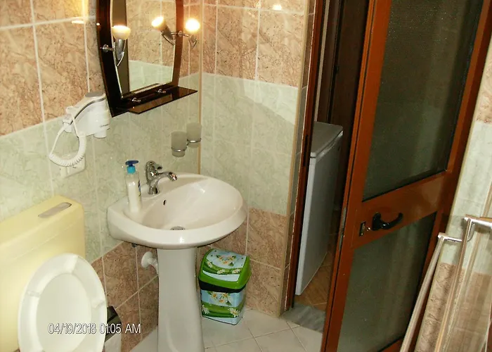 Amras House 3*