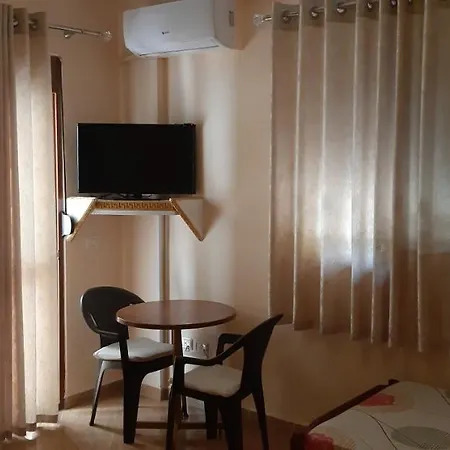 Penzion Amras House *