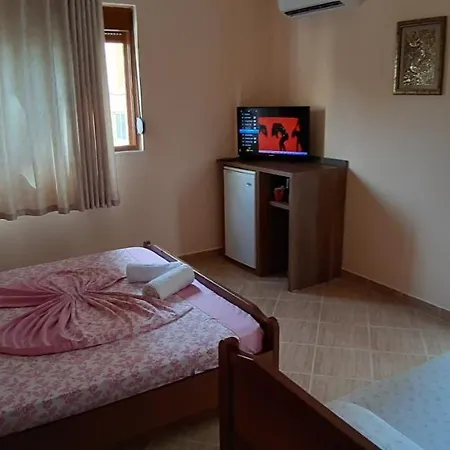 Amras House