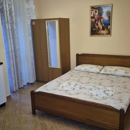 Amras House