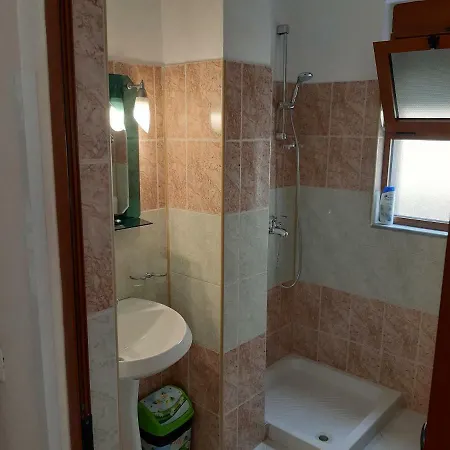 Amras House 3*